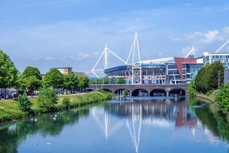 La beauté des paysages à Cardiff partir en séjour linguistique à cardiff paysages natures rivière