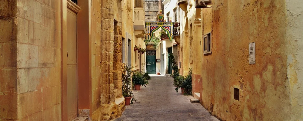 Une ruelle de La Valette à Malte échange linguistique ados à st julians