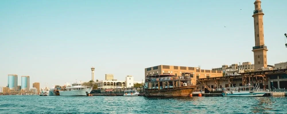 une berge à Dubaï visa-tourisme-dubai-pour-marocain-quel-visa-berge-dubai