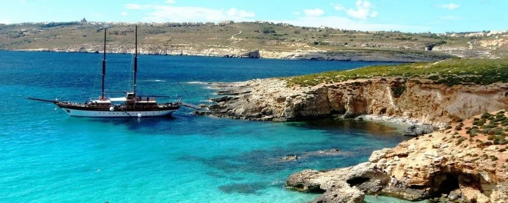voyage-linguitique-st-pauls-bay-malte-pour-qui-littoral-bateau