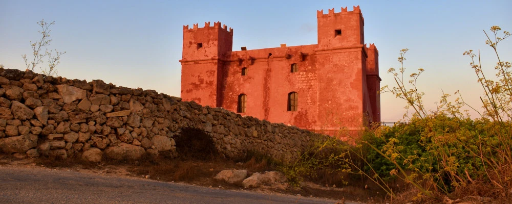 La Tour Rouge à Mellieha activités à aclass academy à pembroke